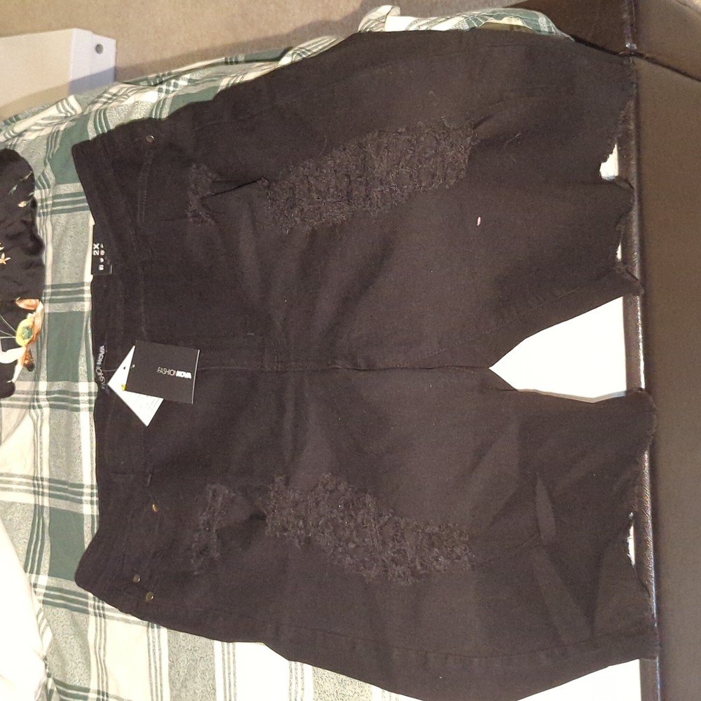 Distressed Bermuda Shorts 2x